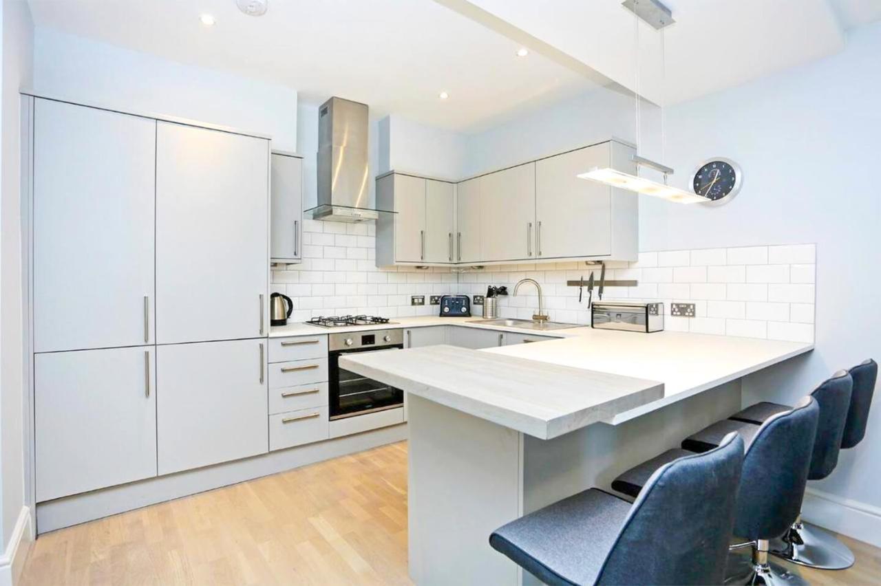 Ultra Modern, Stylish Apartment Next To Princes St Edinburgh Luaran gambar