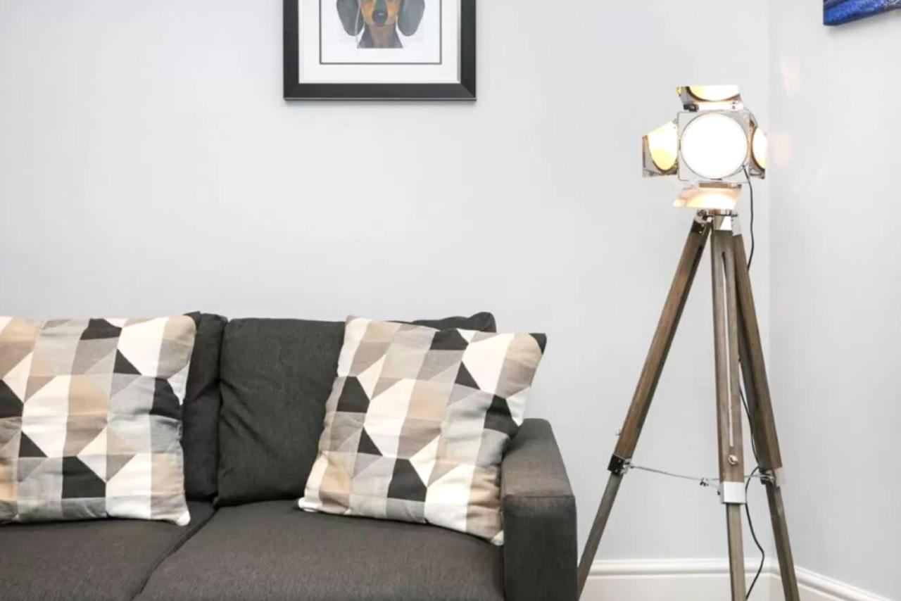 Ultra Modern, Stylish Apartment Next To Princes St Edinburgh Luaran gambar