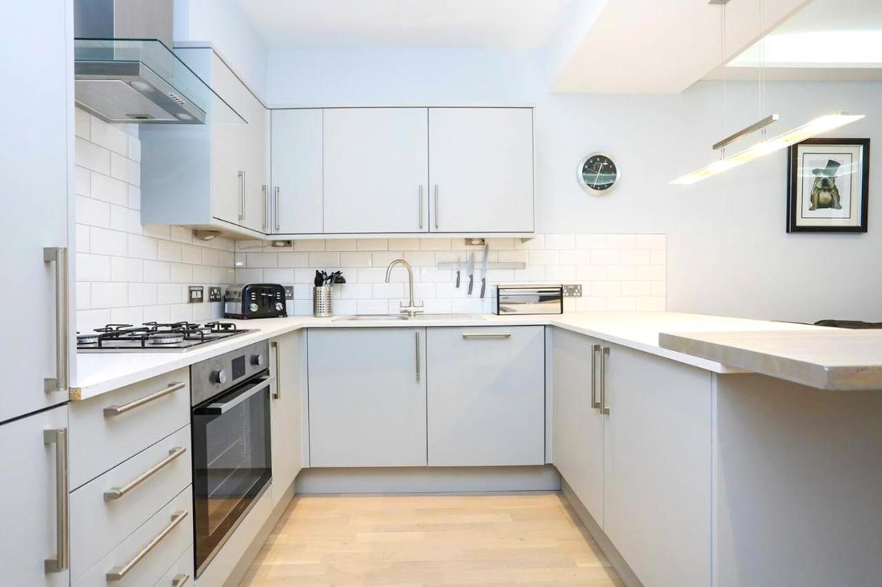 Ultra Modern, Stylish Apartment Next To Princes St Edinburgh Luaran gambar