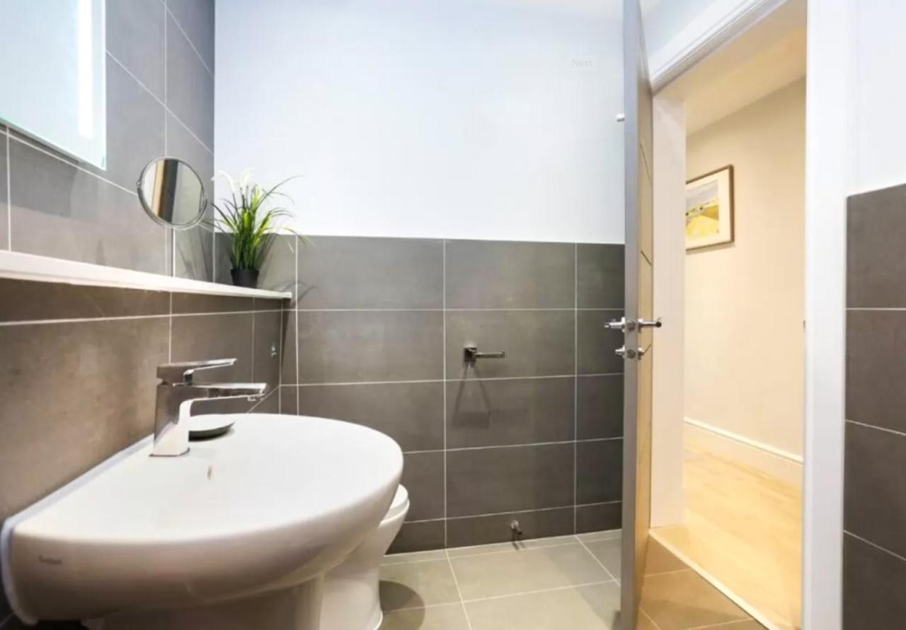 Ultra Modern, Stylish Apartment Next To Princes St Edinburgh Luaran gambar